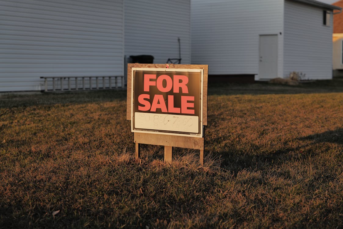 Vacant house in Kansas City ready to sell